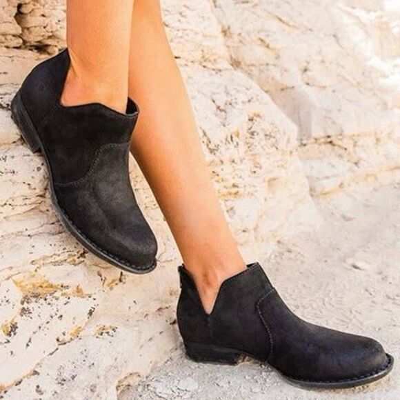 Born Kerri Ankle Boots Booties Distressed Black Suede Leather Short Pull On 10 - Picture 14 of 14